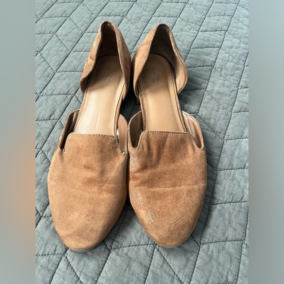 Universal Thread Shoes - Universal Thread (Target) brand, size 9.5 flats. Caramel brown colored.
